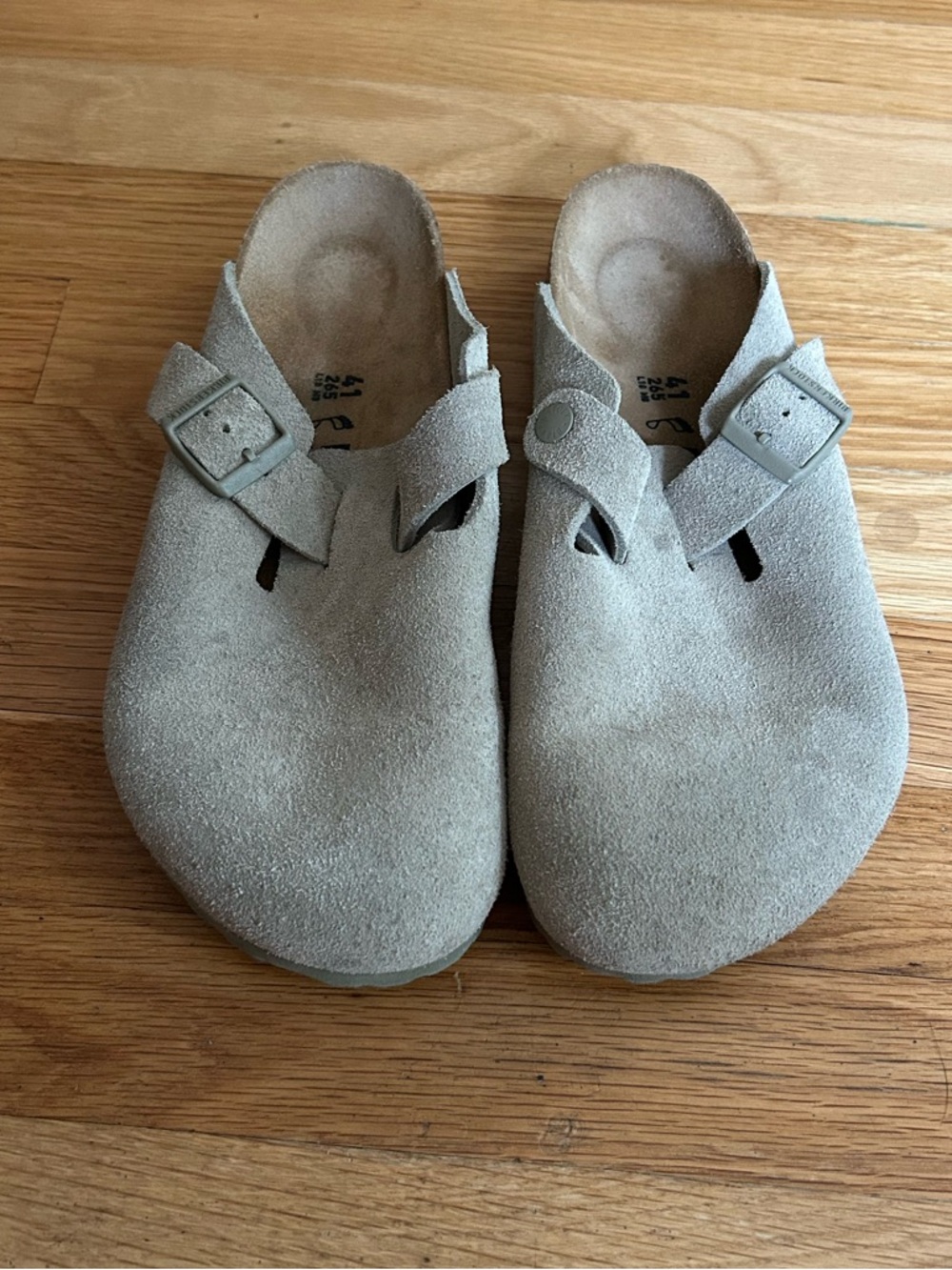Wide Tab Suede
Birkenstock Boston
Clogs size 41
